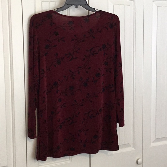 Gorgeous dressy knit top by Virginia Gray, size 1X - Picture 2 of 6